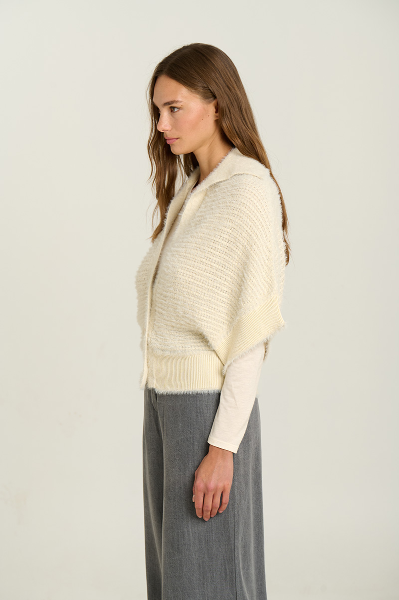 Textured knit vest 3