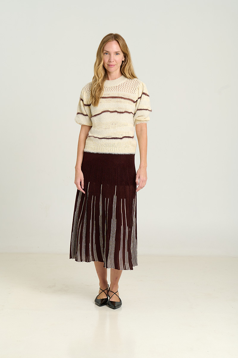 Round neck patterned sweater