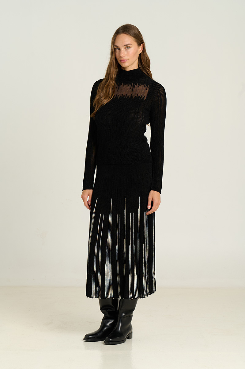 Intarsia sweater with perkins collar