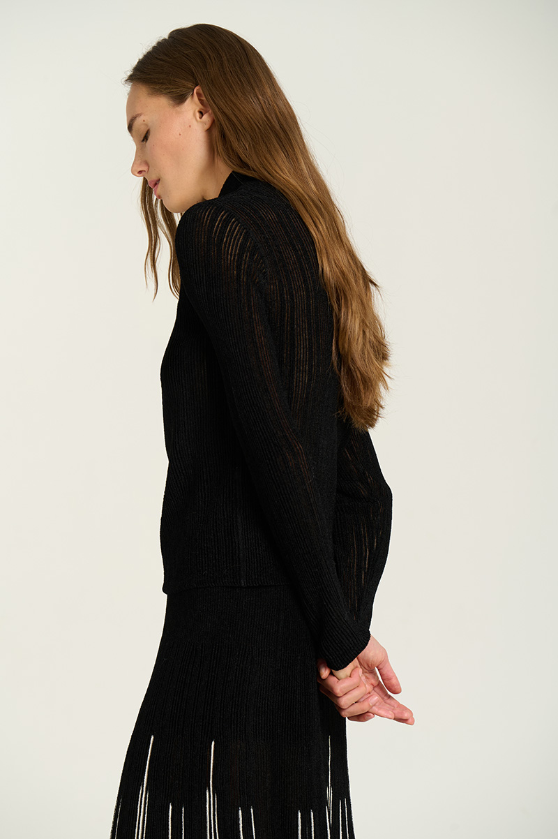 Intarsia sweater with perkins collar 3