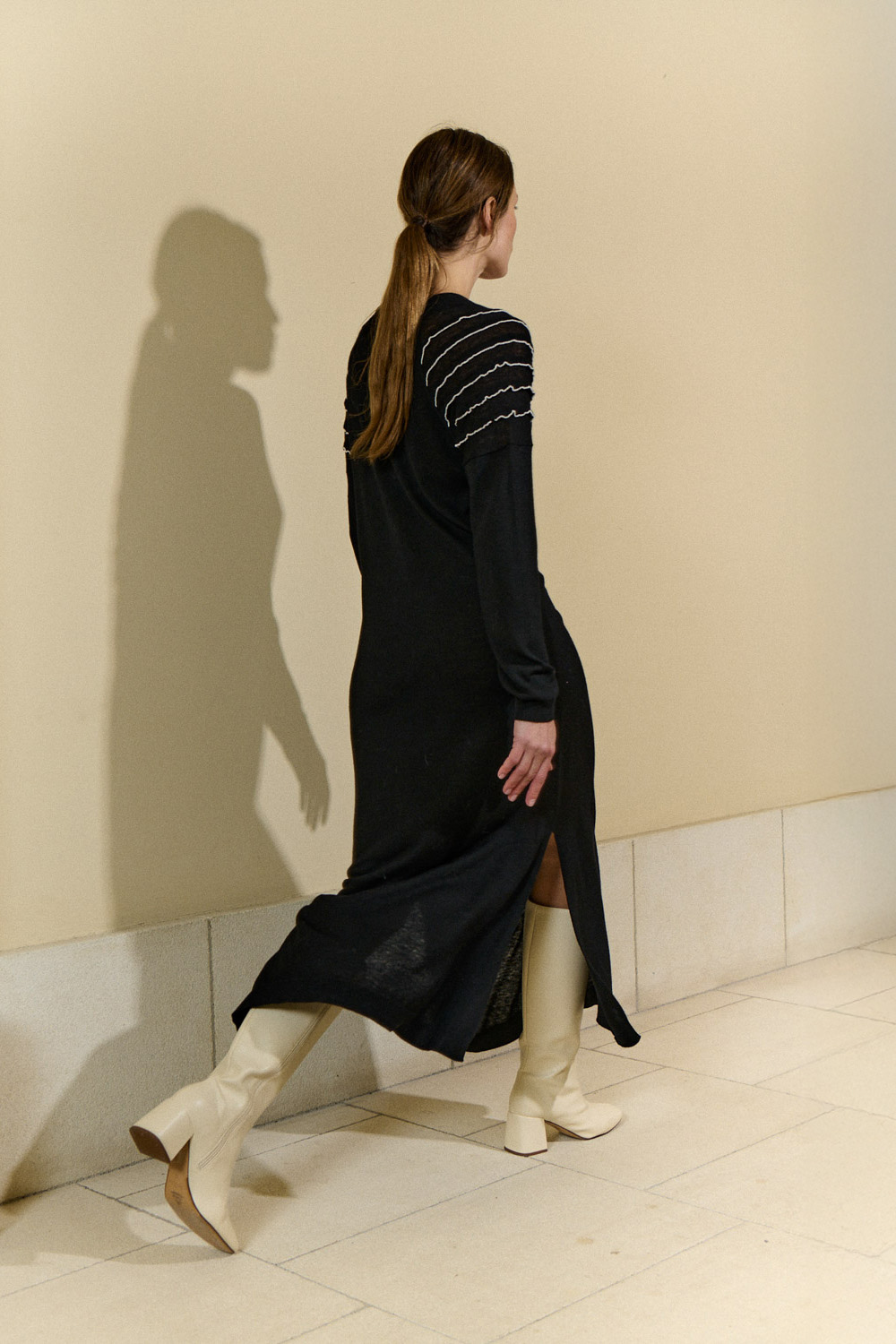 Vestit midi amb detall volants 1