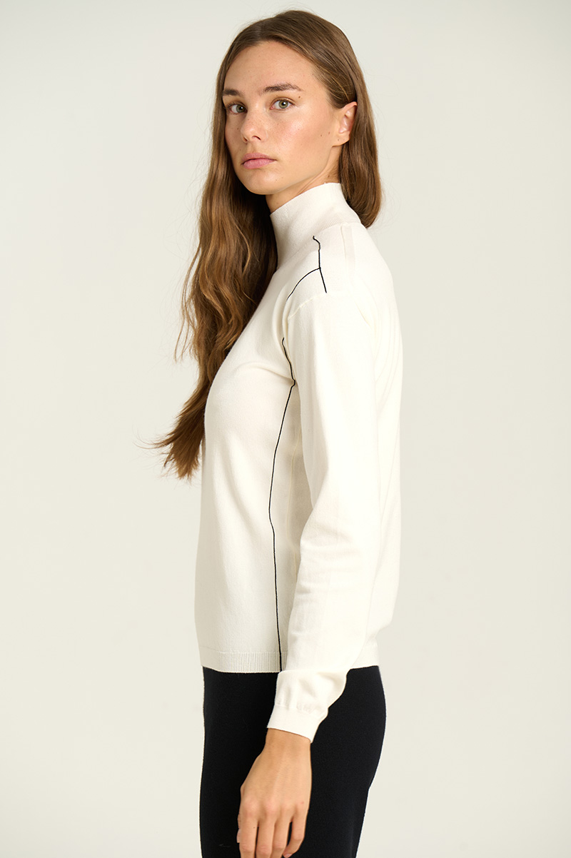 High-neck sweater 4