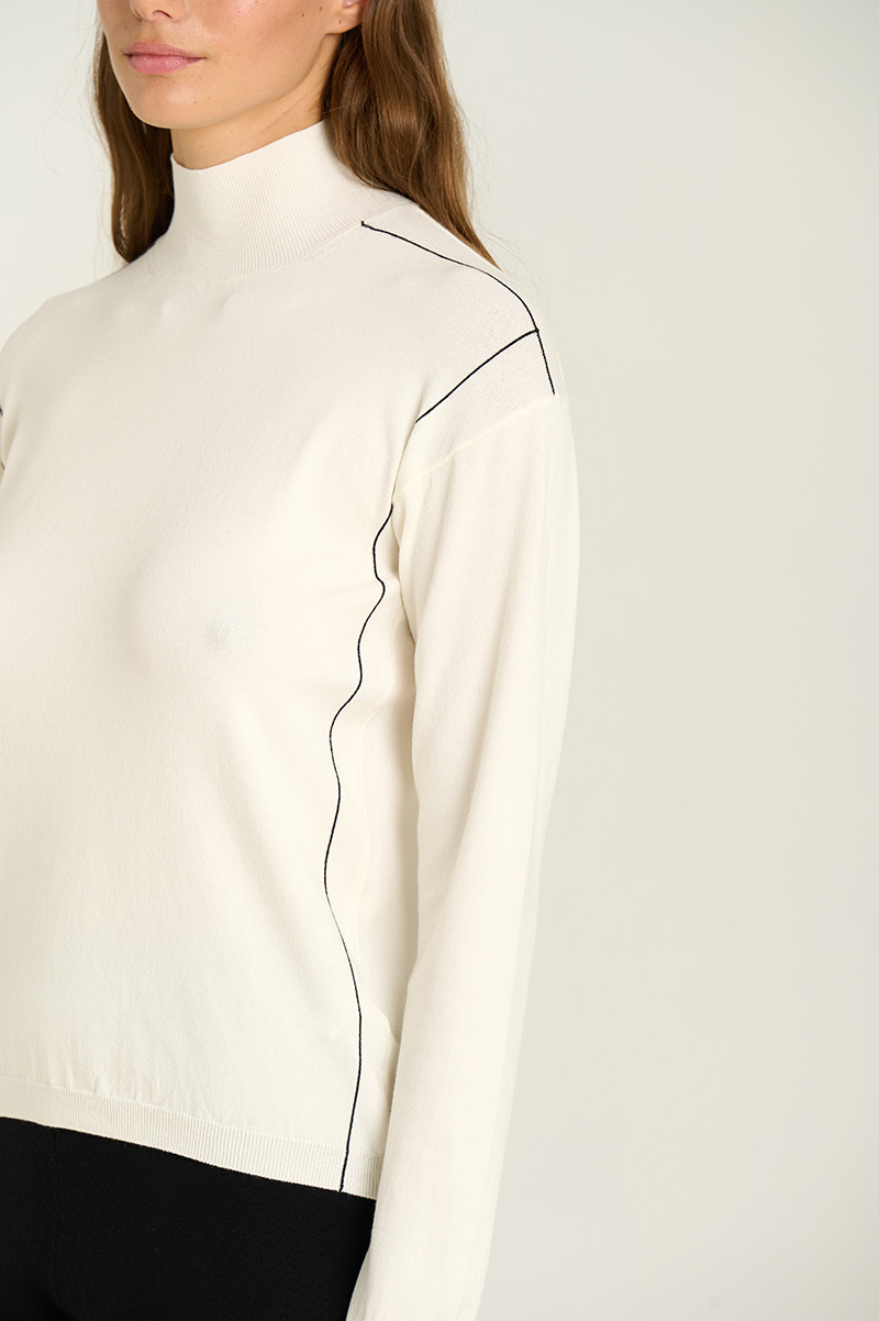 High-neck sweater 1