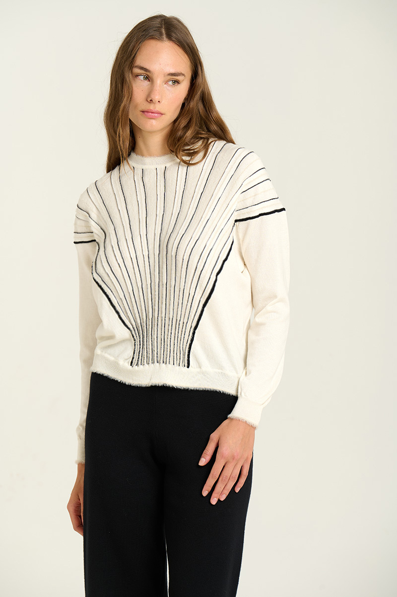 Round-neck sweater radial knit 3
