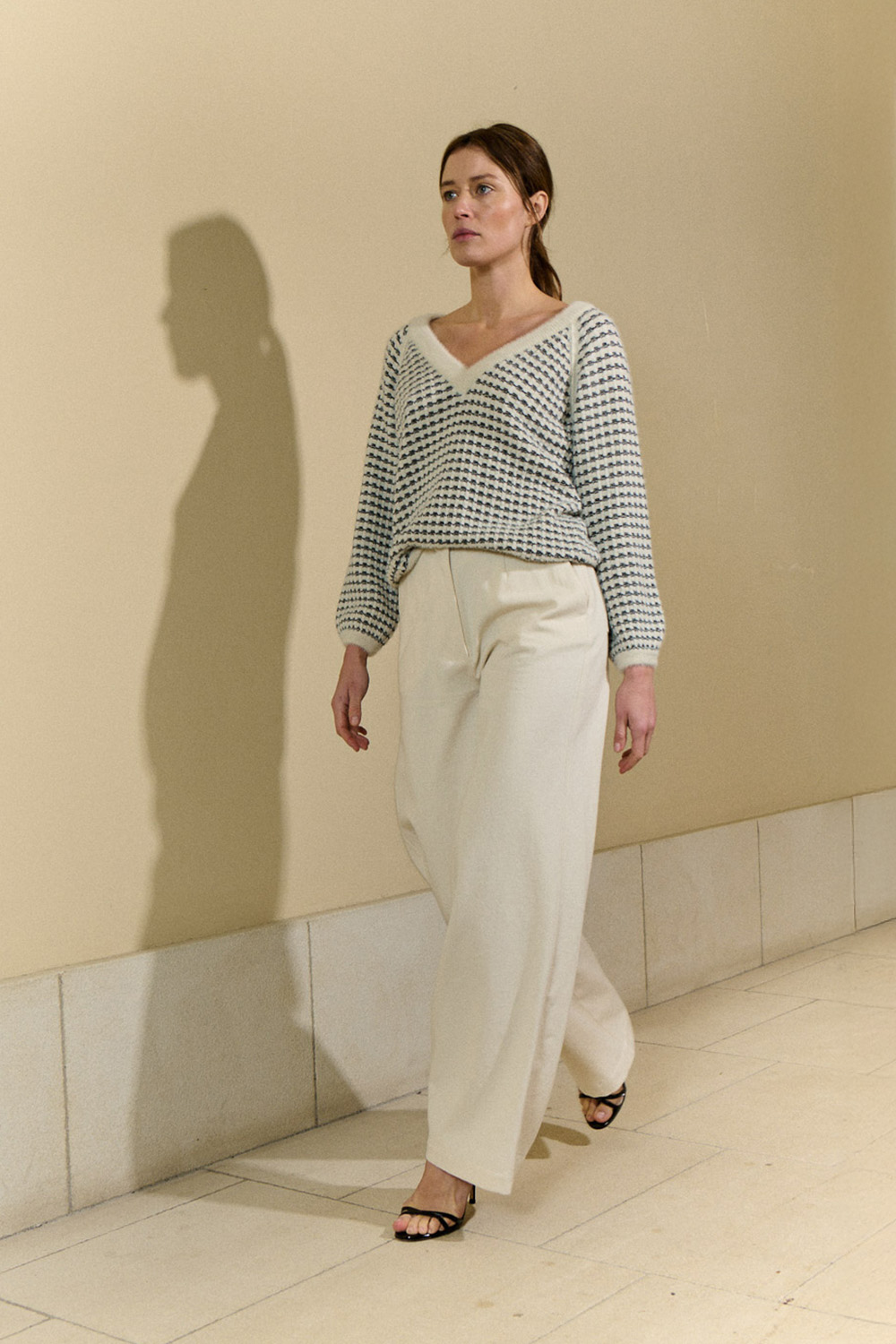 LOOK.011