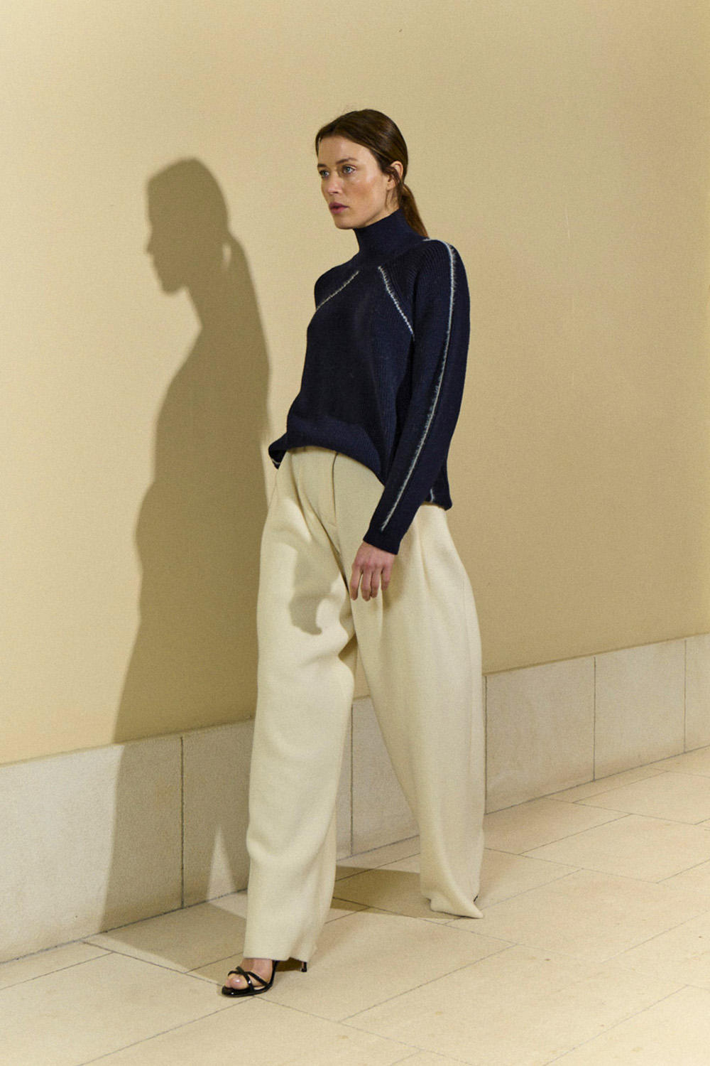 LOOK.001