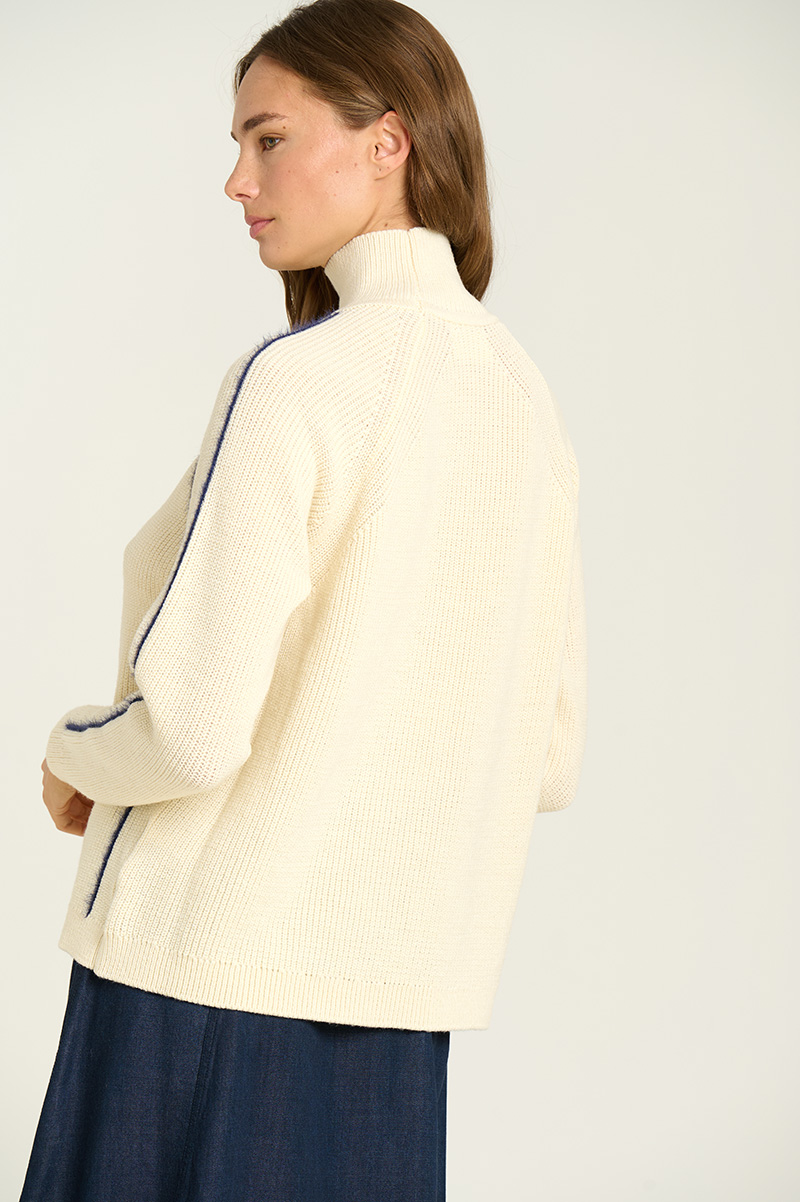 Oversized turtleneck sweater 4