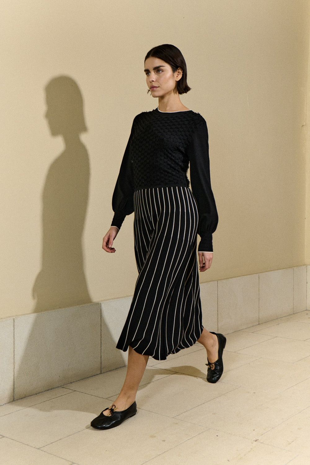 LOOK.037