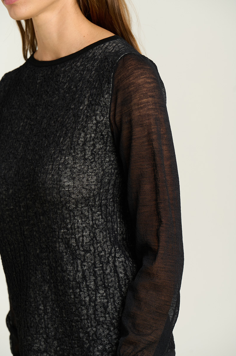 Crinkled-structure sweater 5