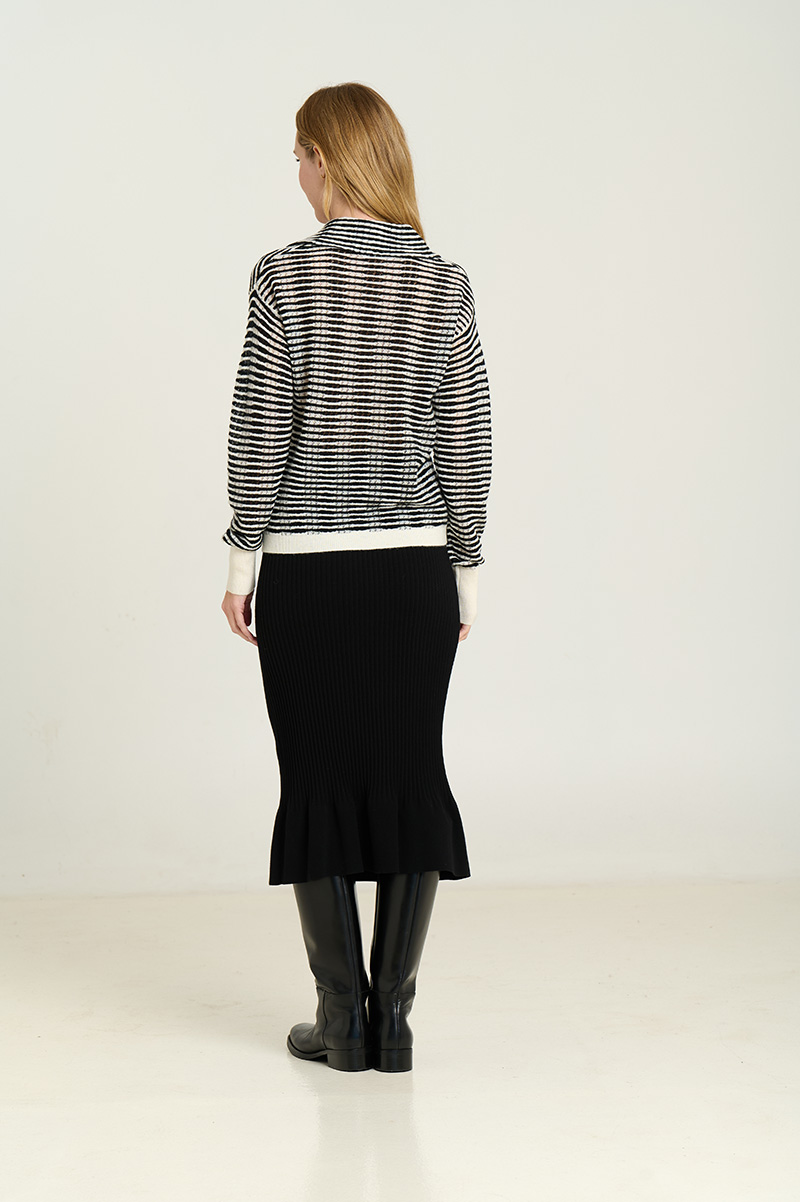 Striped polo collar sweater 4