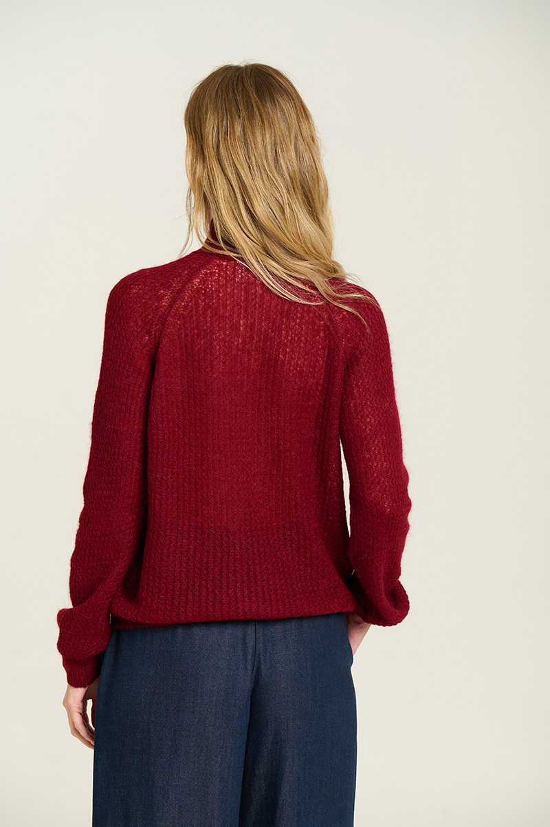 Sweater with bow 5