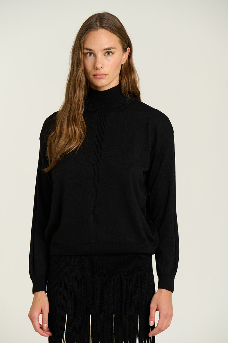 High-neck sweater 1
