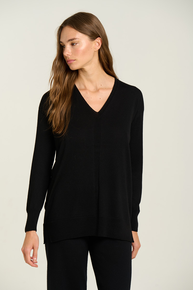 Long V-neck sweater 4