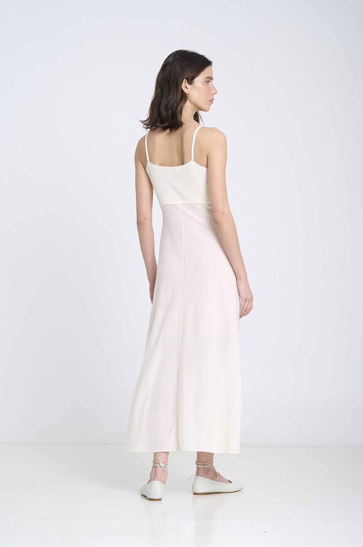 Vestido de punto con volantes 2