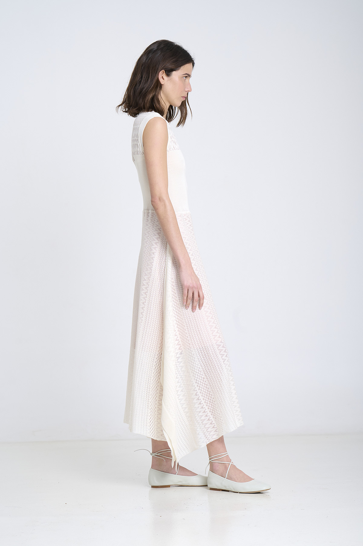 Vestido con bajo asimétrico 1