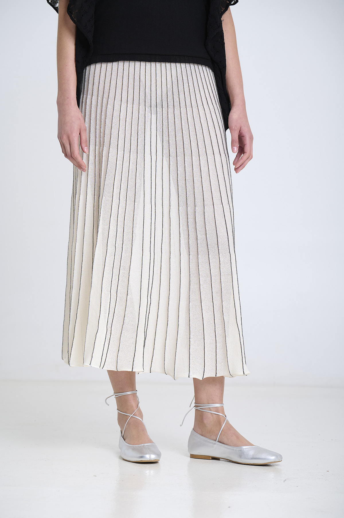 Midi radial skirt | ICONIC PIECES 9