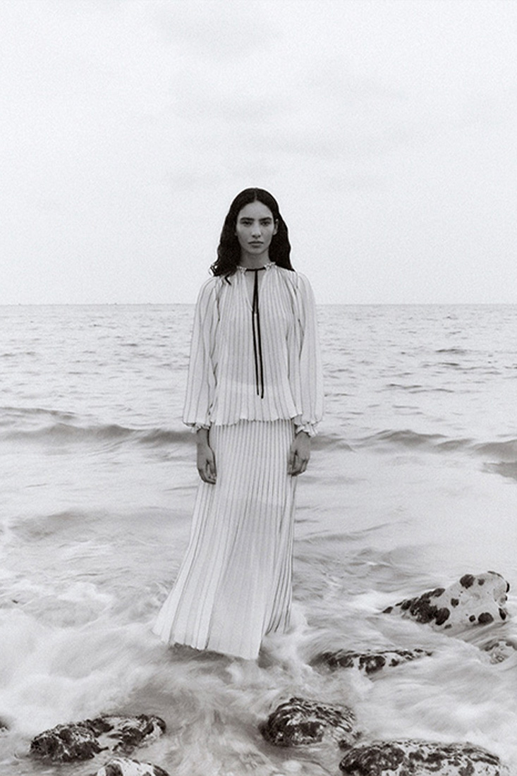 Radial knitted blouse | ICONIC PIECES 1