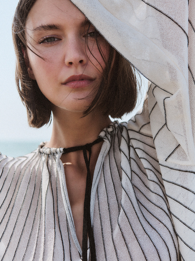 Radial knitted blouse | ICONIC PIECES 1