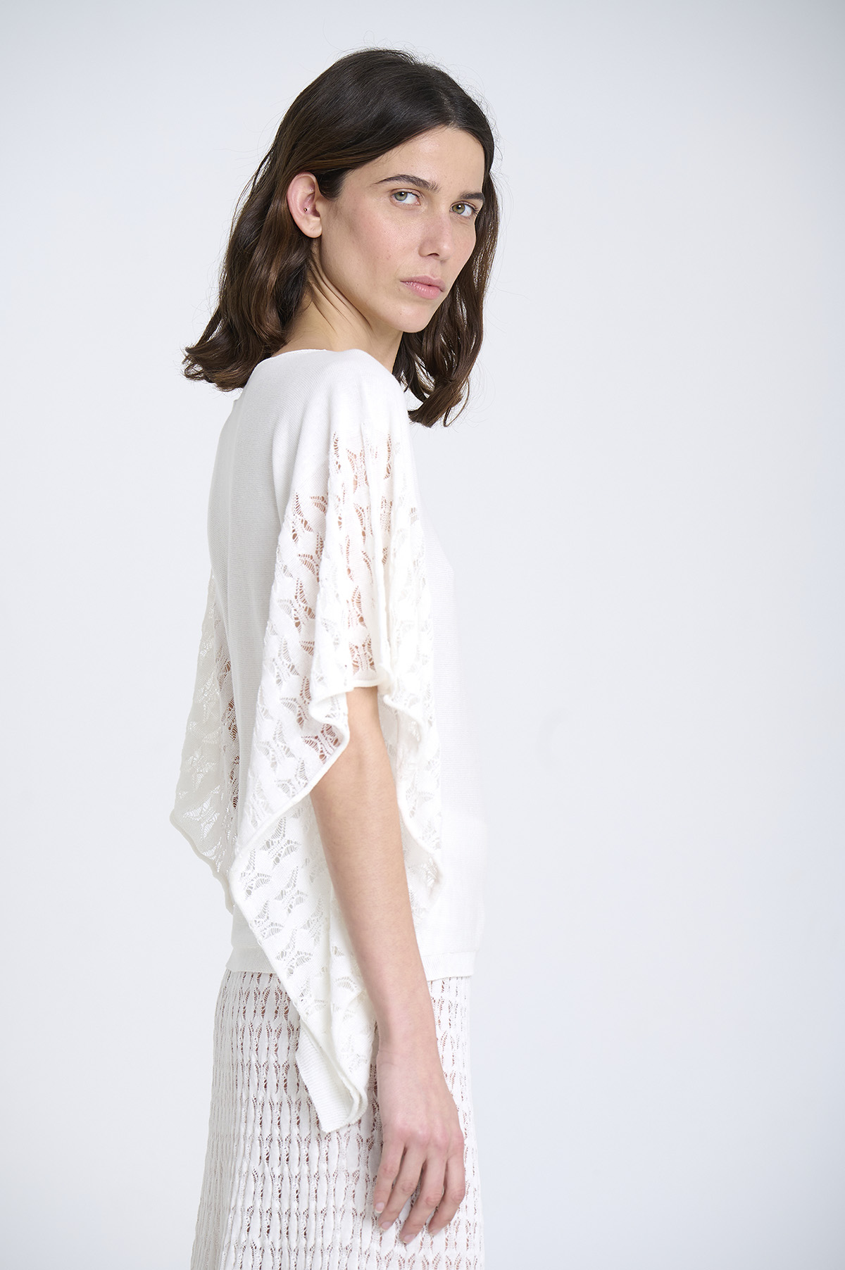 Capa de punto con laterales calados 2