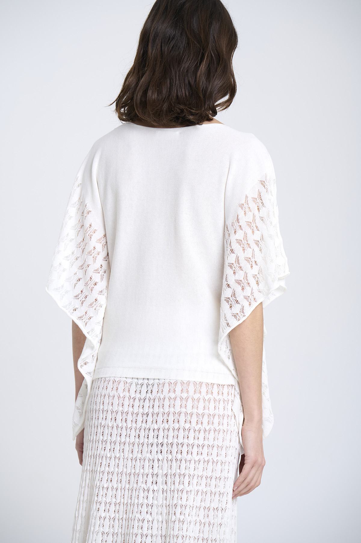 Capa de punto con laterales calados 3