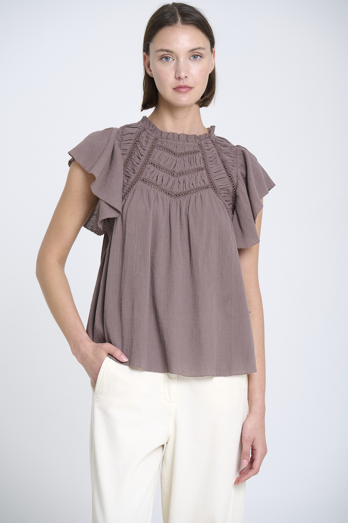 Cotton batiste top with lace