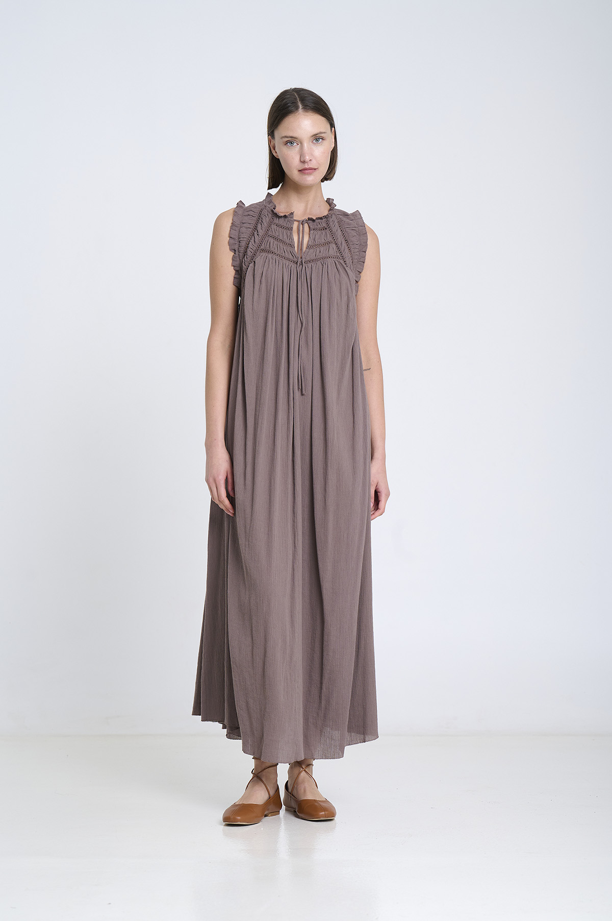 Vestido de bambula y encaje