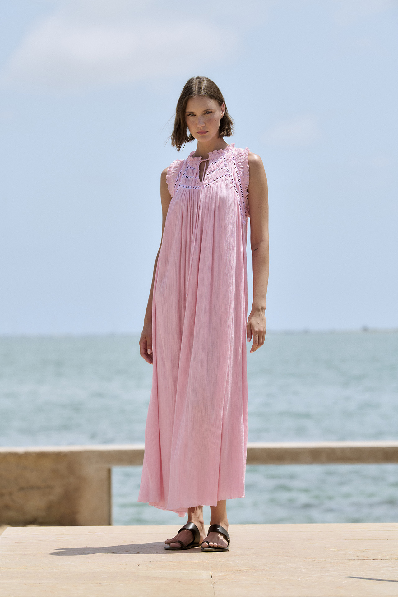 Vestido de bambula y encaje