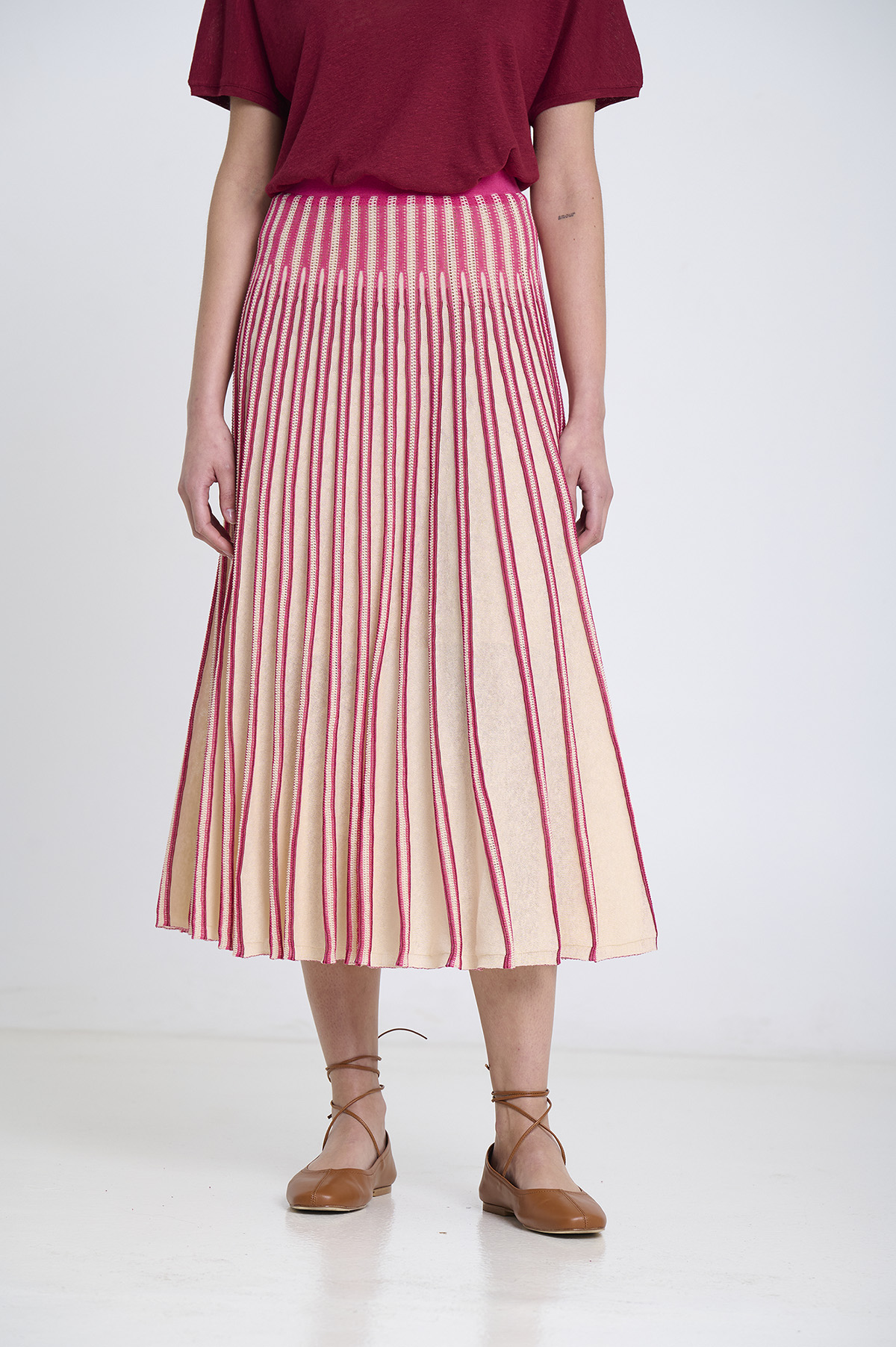 Falda de punto radial a rayas | ICONIC PIECES 5