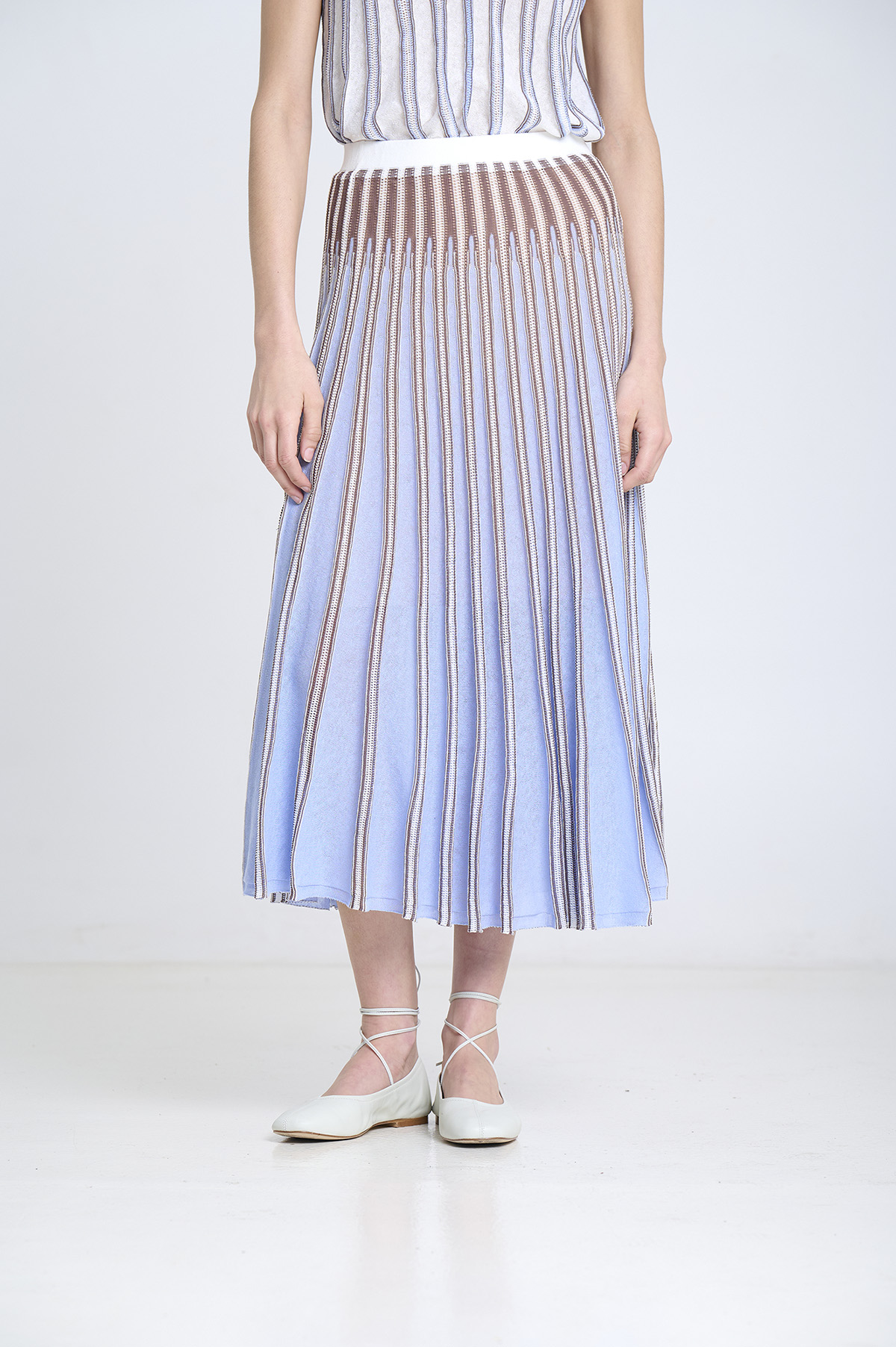 Falda de punto radial a rayas | ICONIC PIECES 3