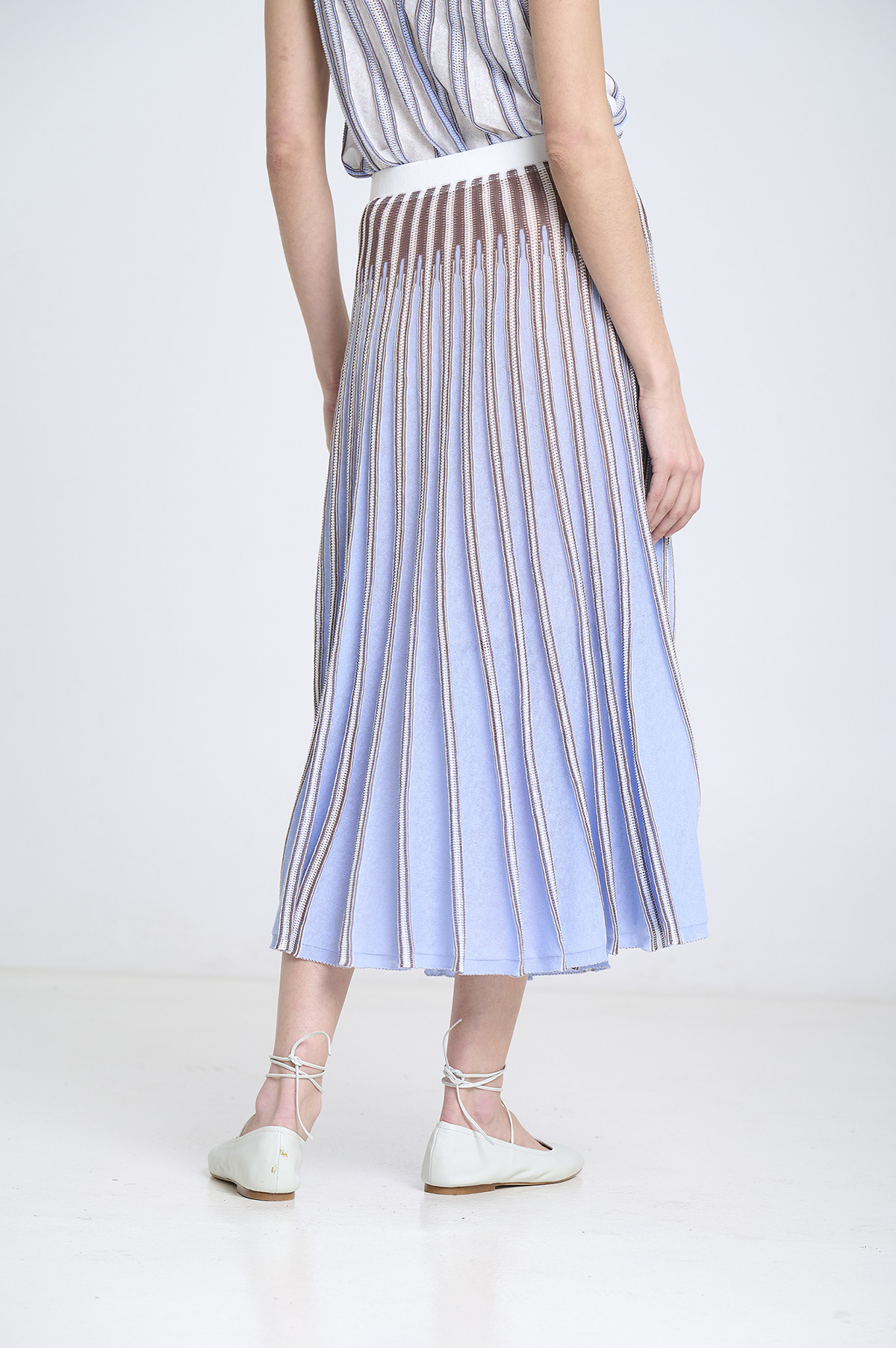 Falda de punto radial a rayas | ICONIC PIECES 5