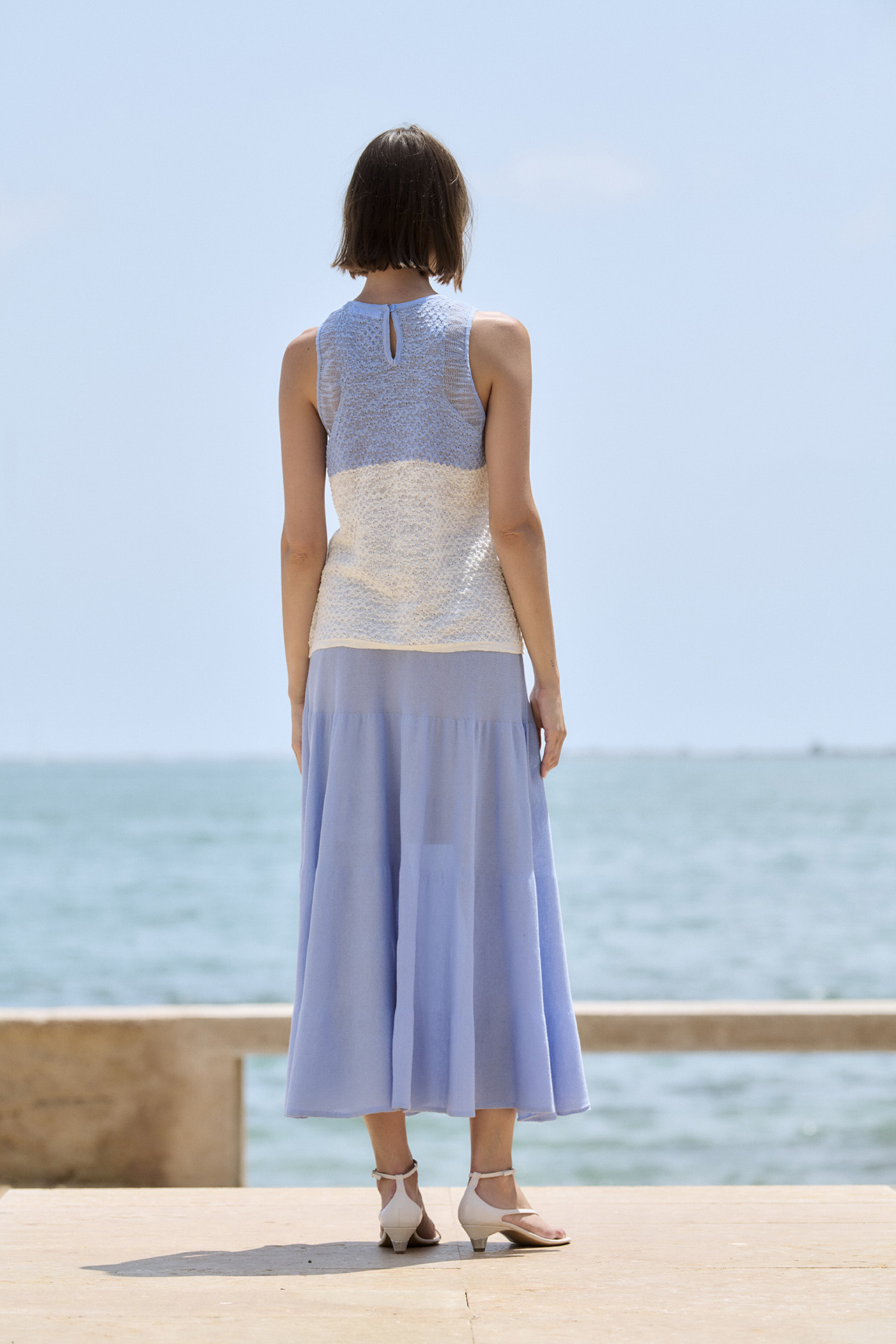 Top punto relieve y contraste en los hombros 1