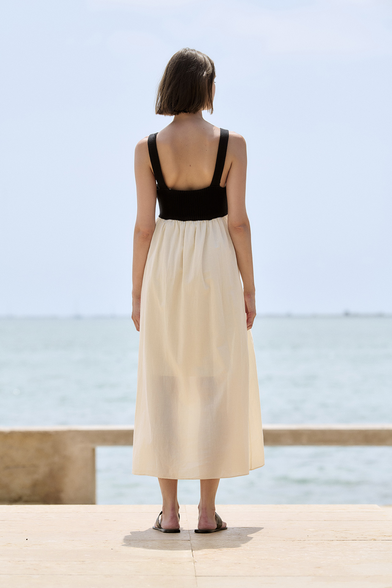 Vestido tirantes combinado punto y plana | ICONIC PIECES 1