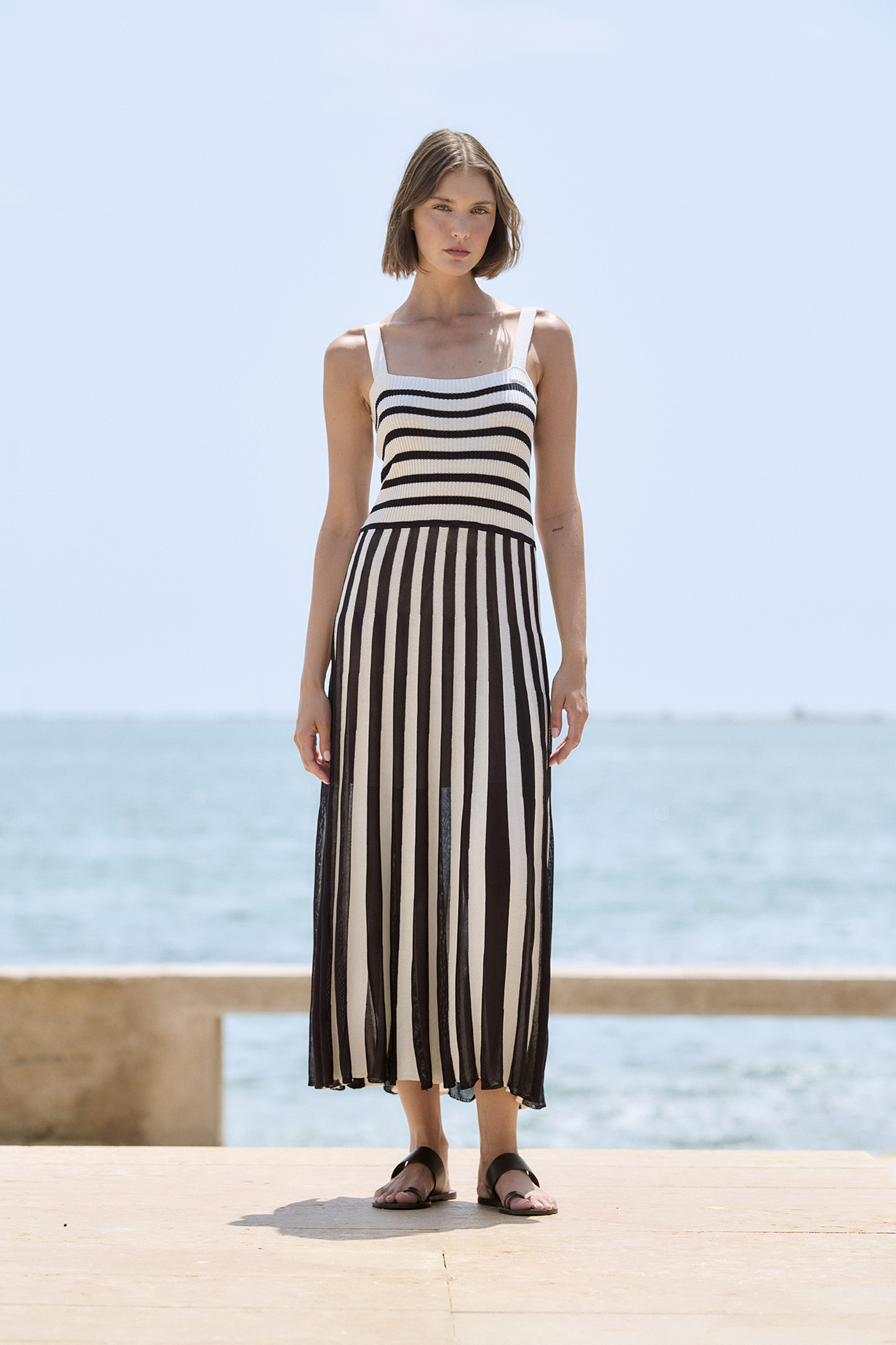 Vestido midi listado | ICONIC PIECES