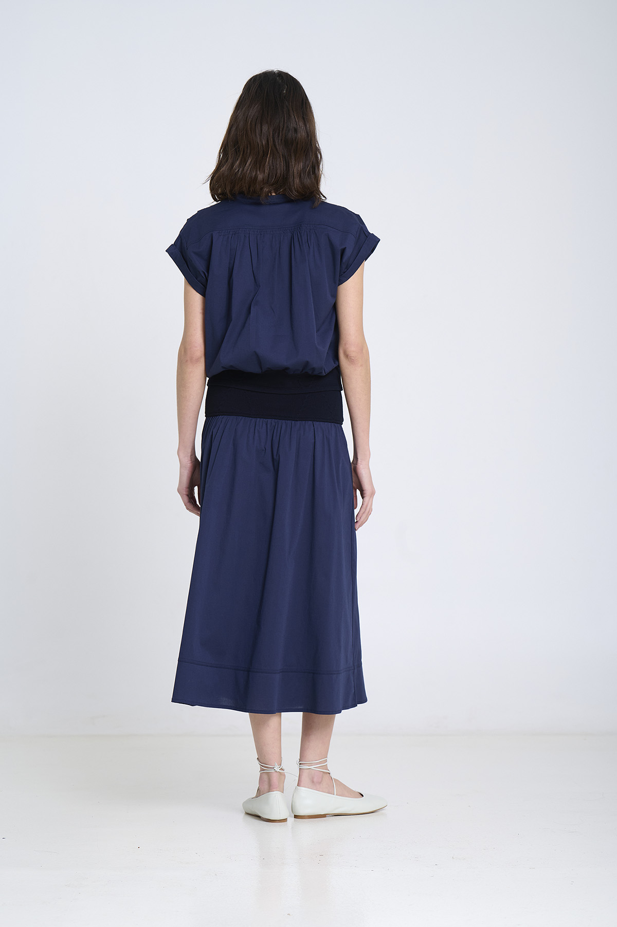 Mixed poplin and knit blouse | ICONIC PIECES 2