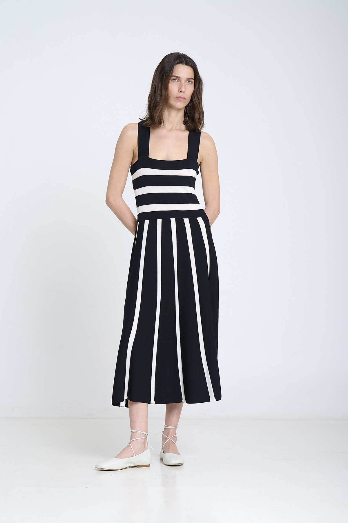Striped midi dress | ICONIC PIECES 4