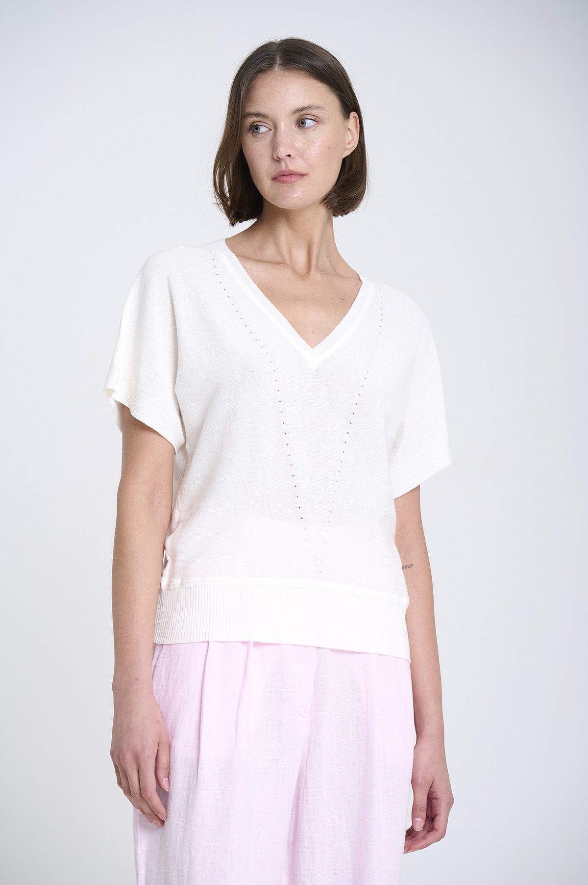 V-neck fine knit sweater 2