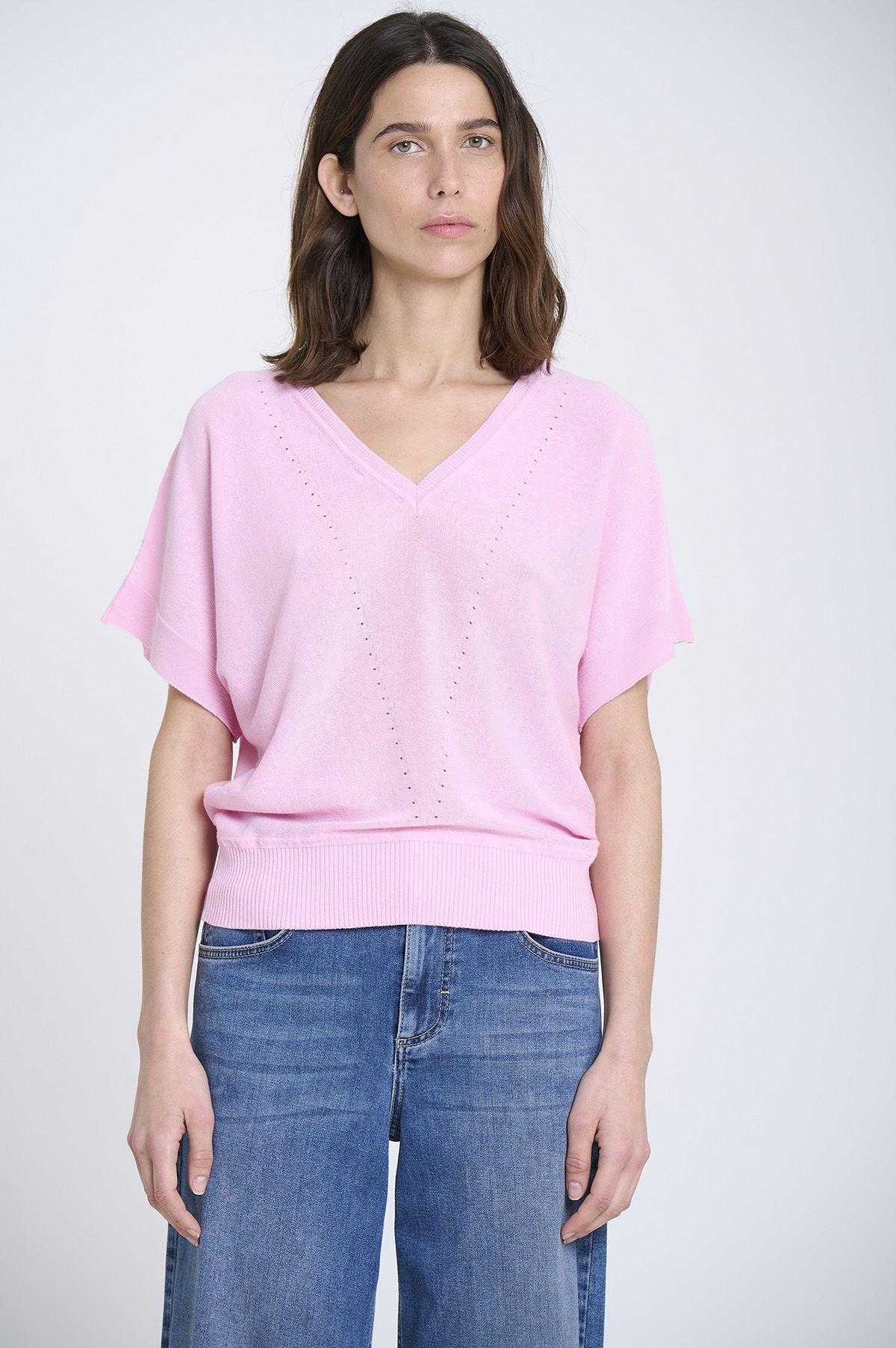 V-neck fine knit sweater 1