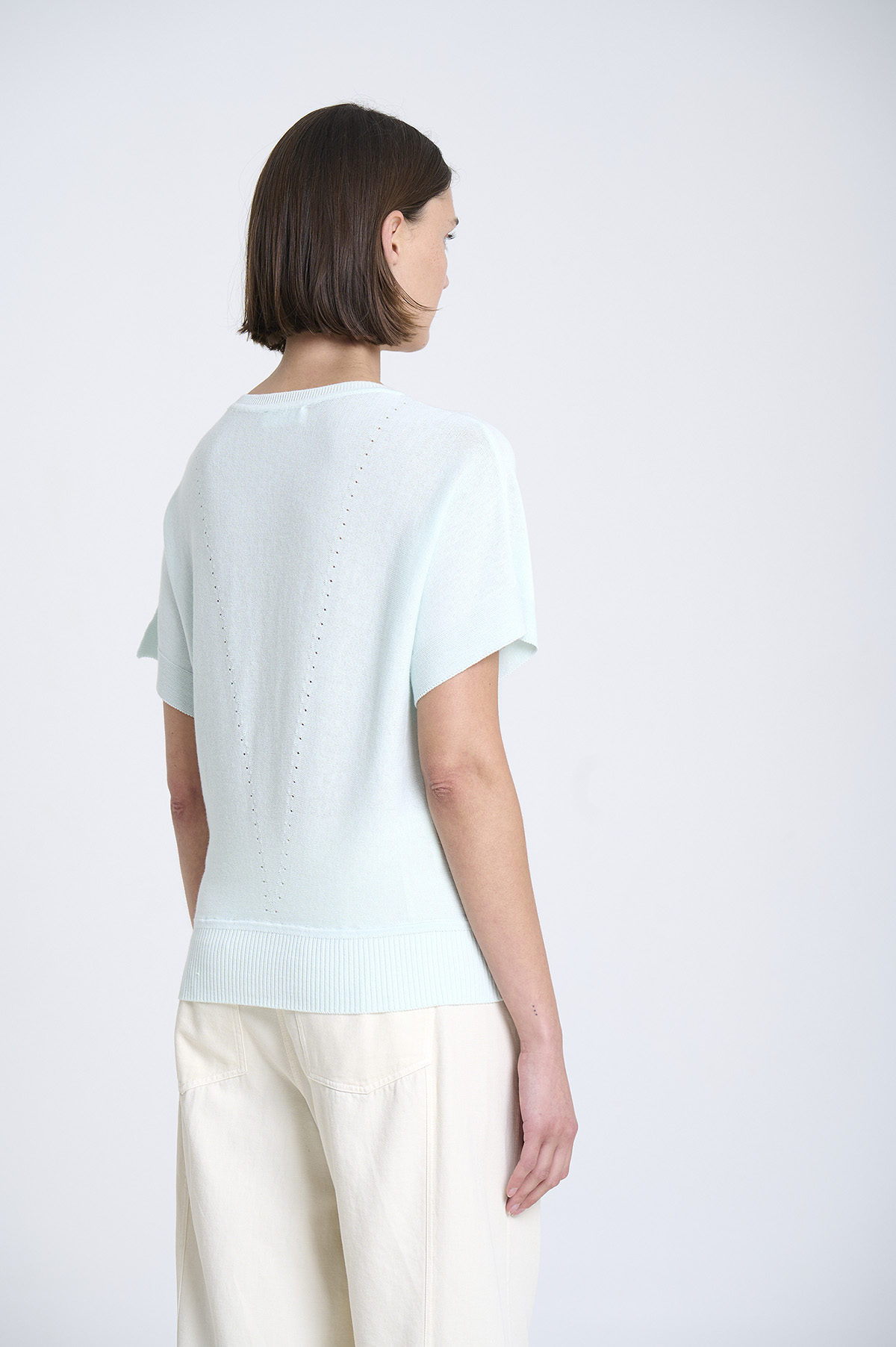 V-neck fine knit sweater 2