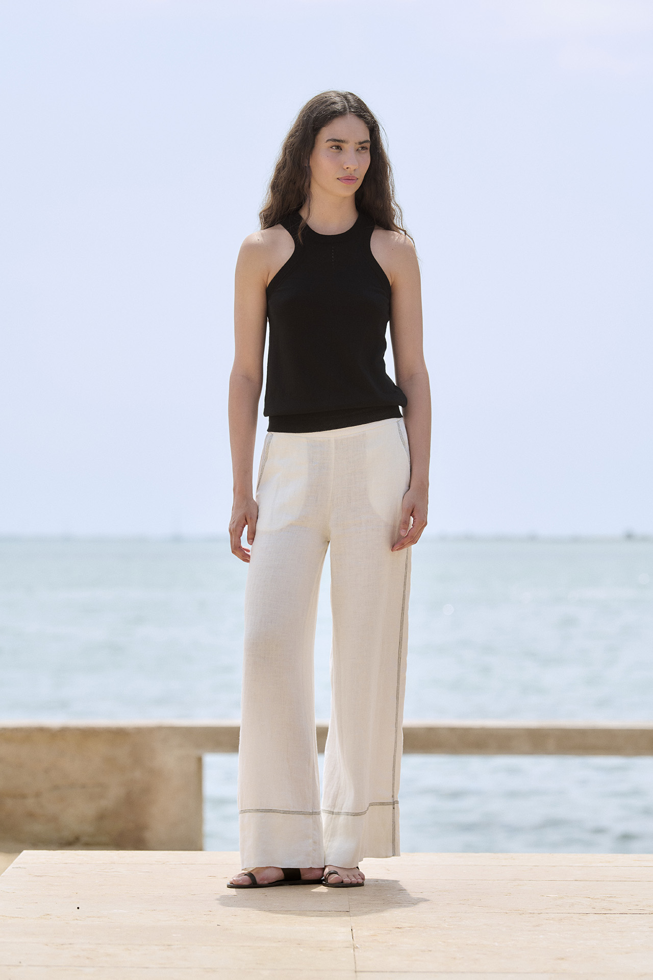 Pantalones rectos de lino