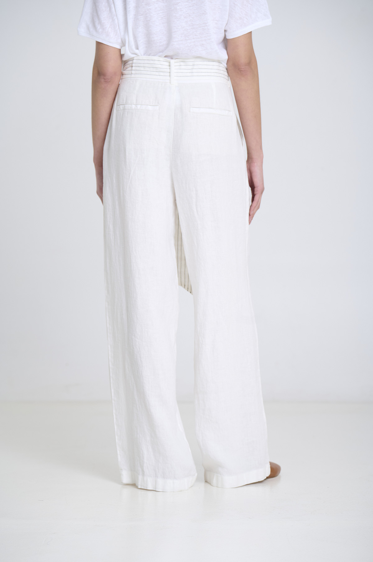 Linen Trousers with Pleats and Belt 3