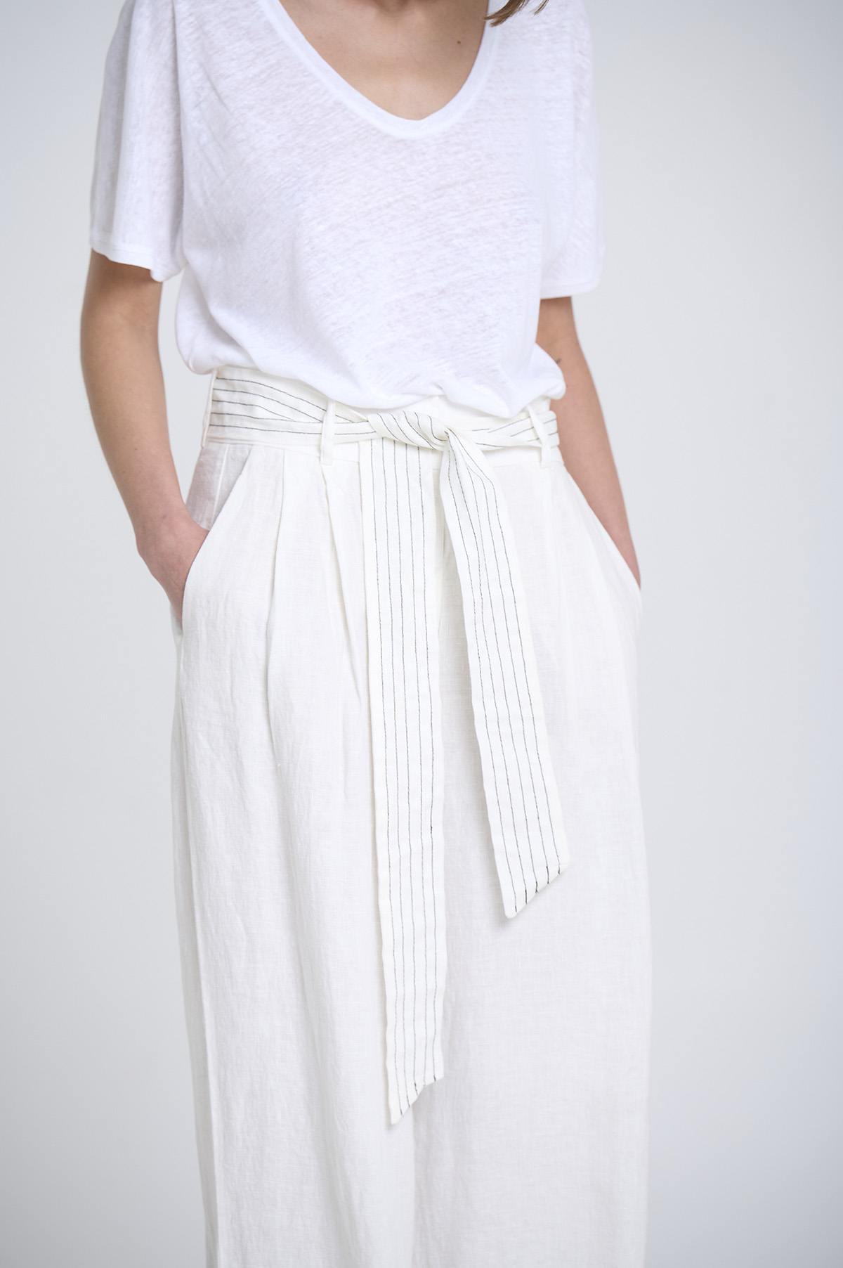 Linen Trousers with Pleats and Belt 5