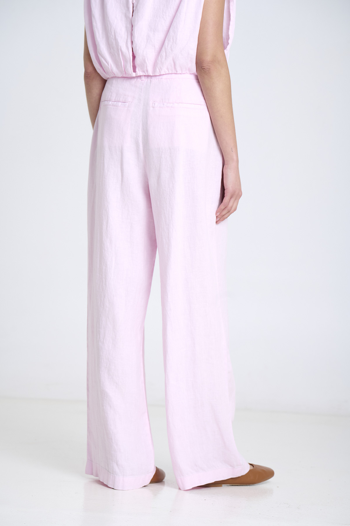 Linen Trousers with Pleats and Belt 6
