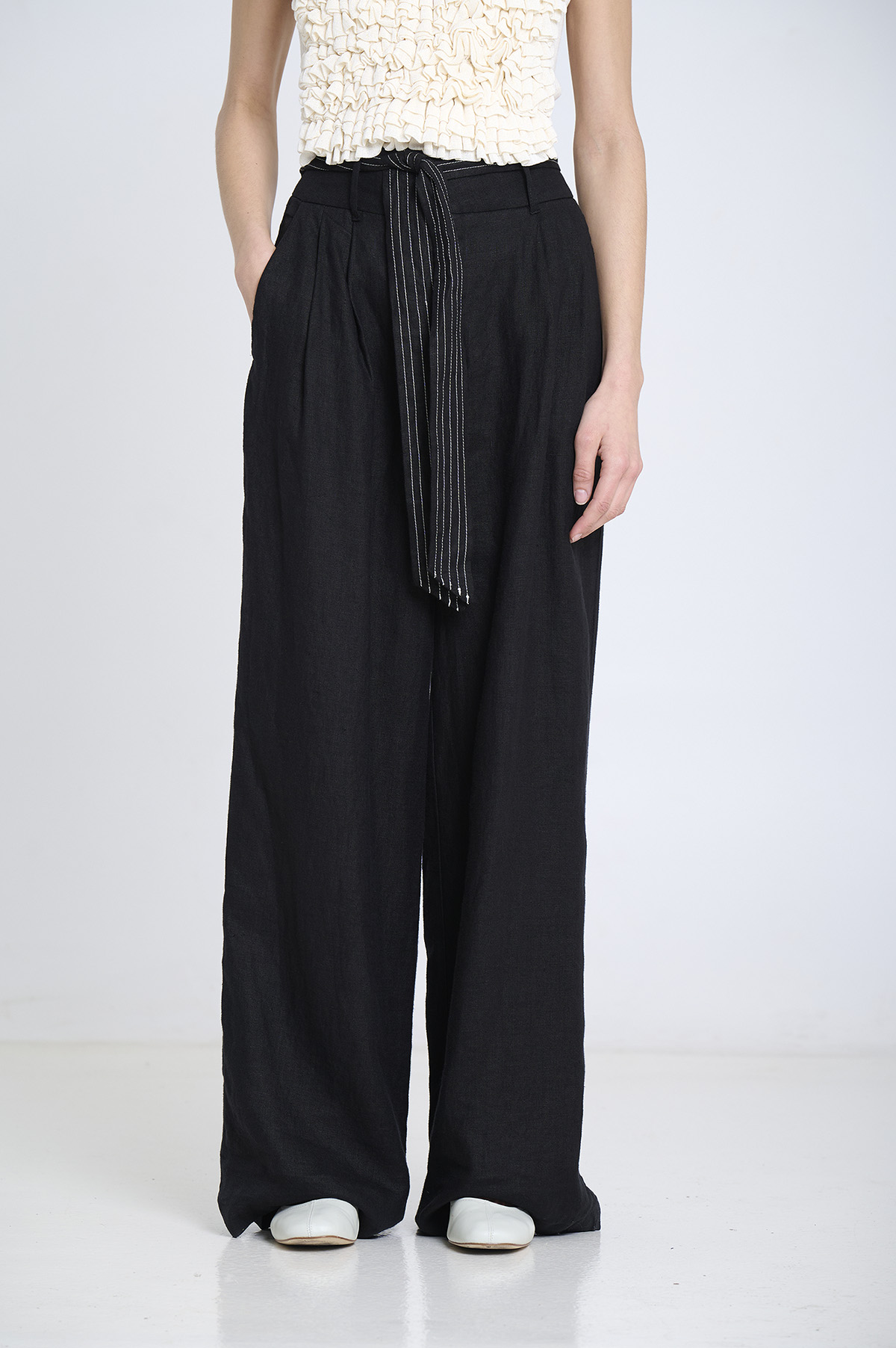 Linen Trousers with Pleats and Belt 3