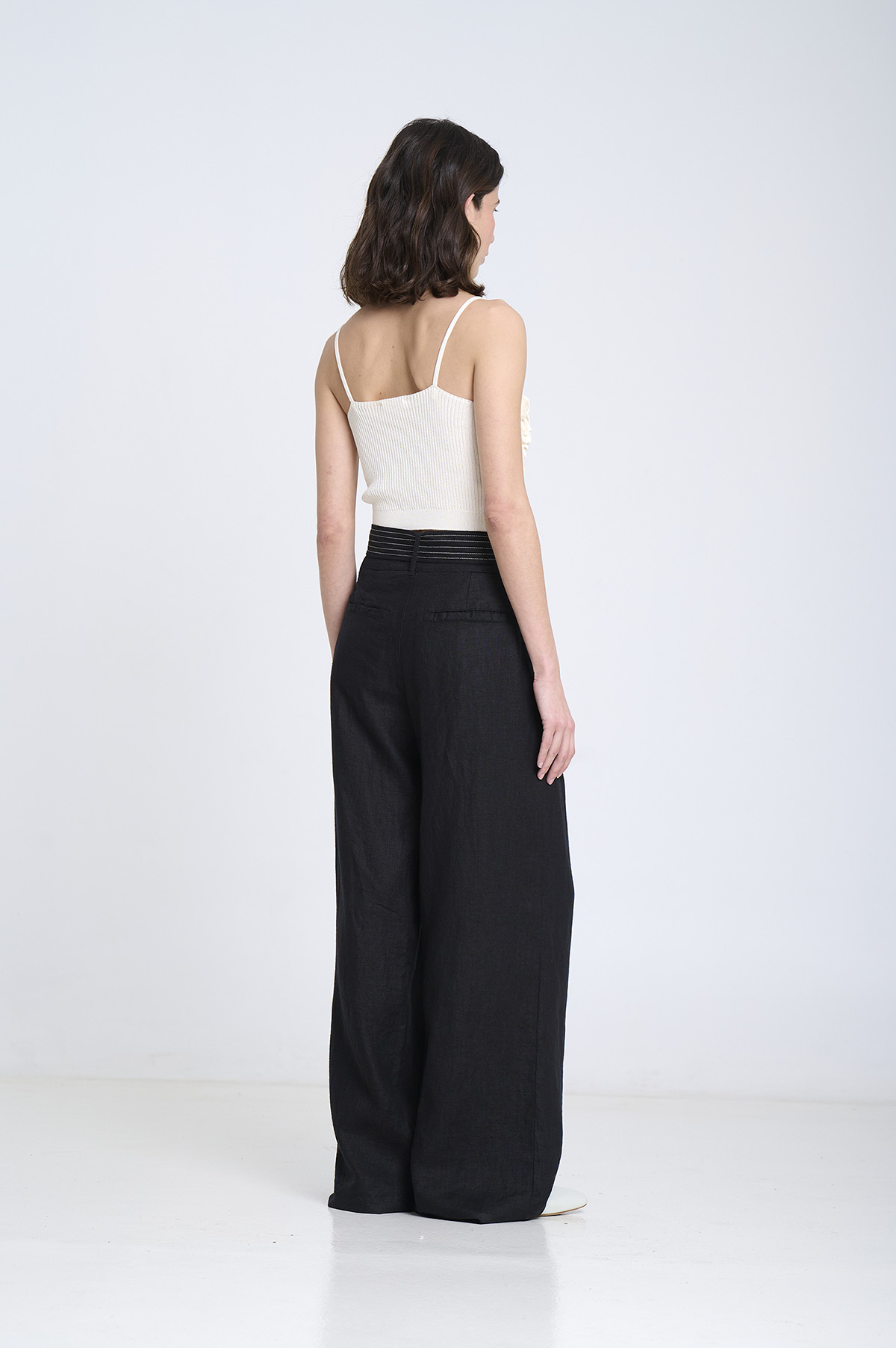 Linen Trousers with Pleats and Belt 6