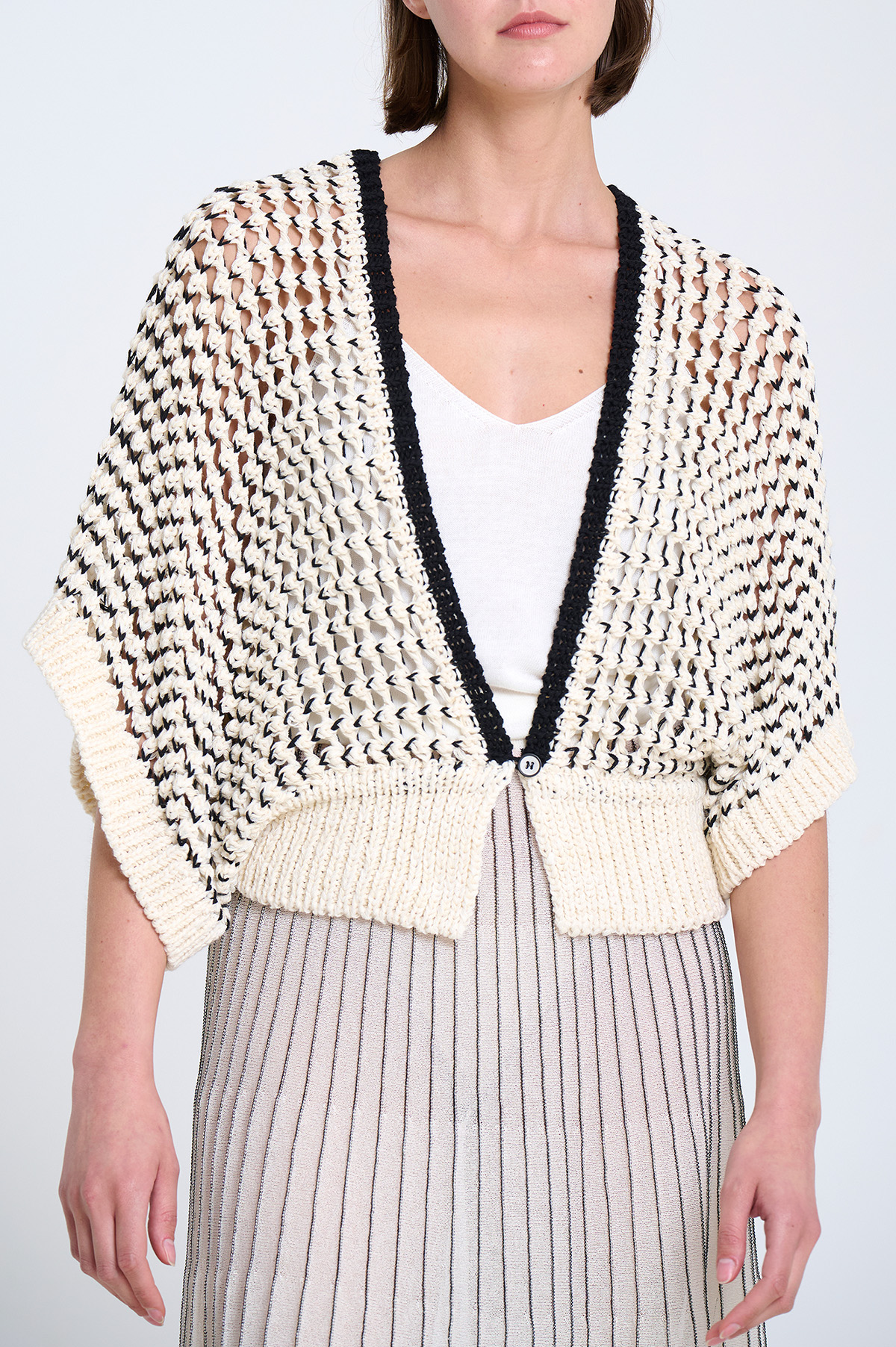 Textured knit vest | ICONIC PIECES 6