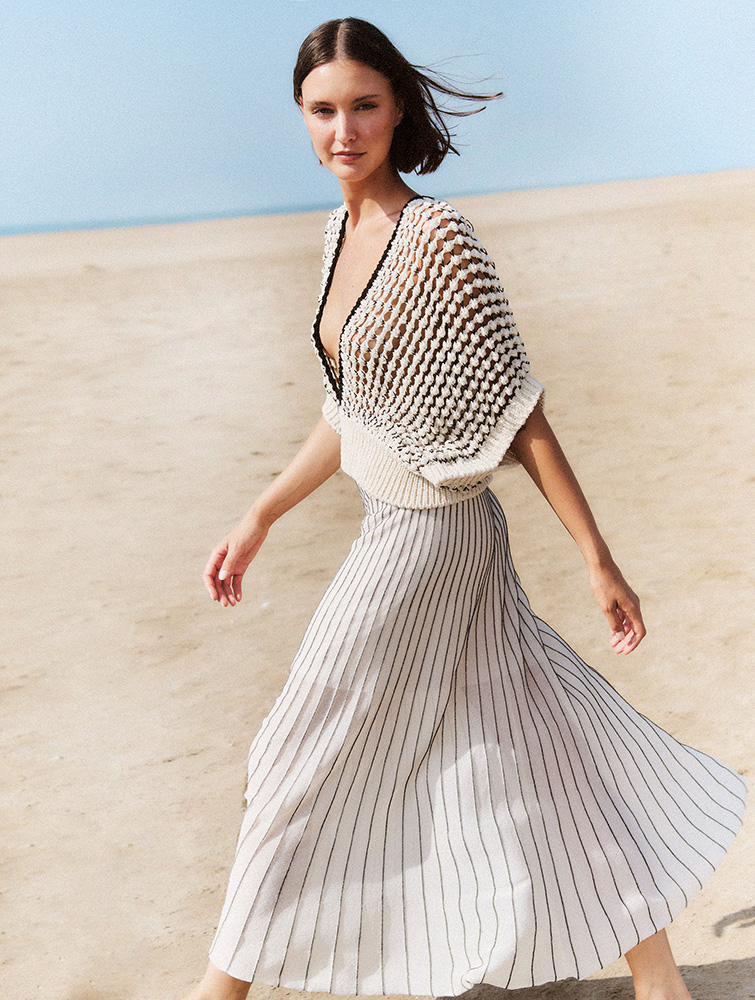 Textured knit vest | ICONIC PIECES 2