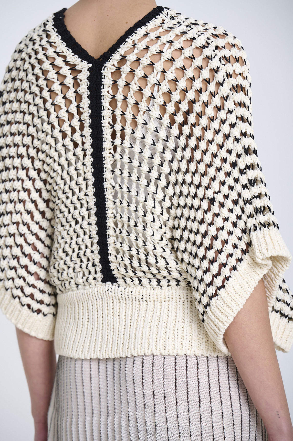 Textured knit vest | ICONIC PIECES 11