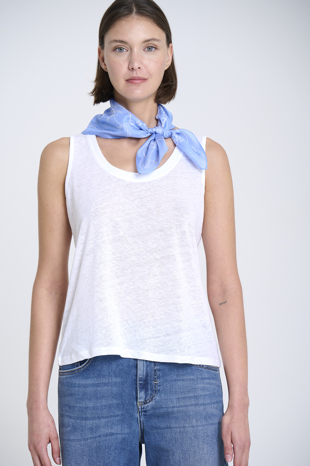 Light habotai silk scarf 3