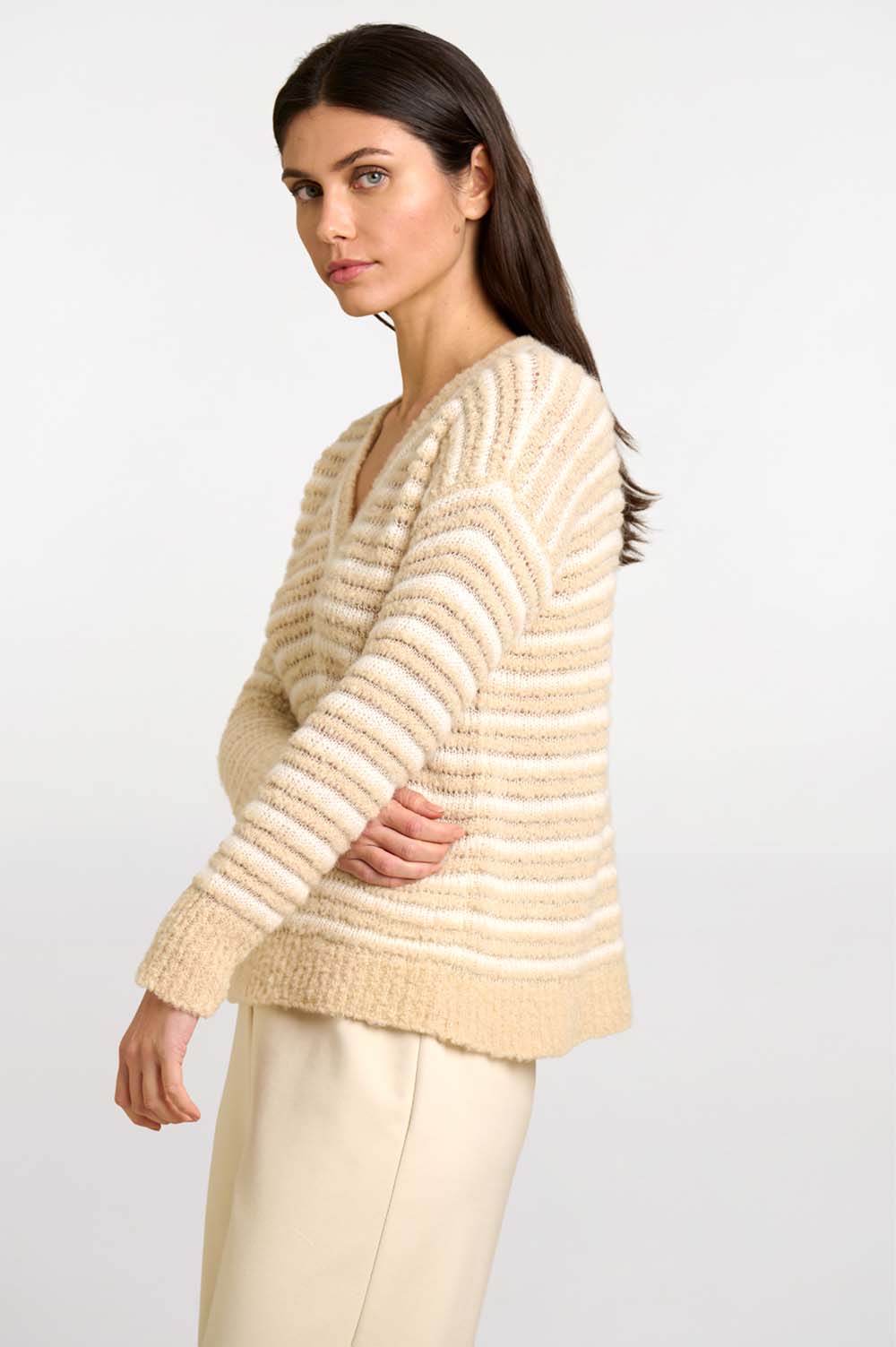 V-neck sweater 3