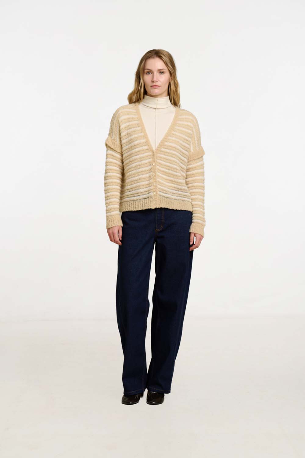 V-neck cardigan 1
